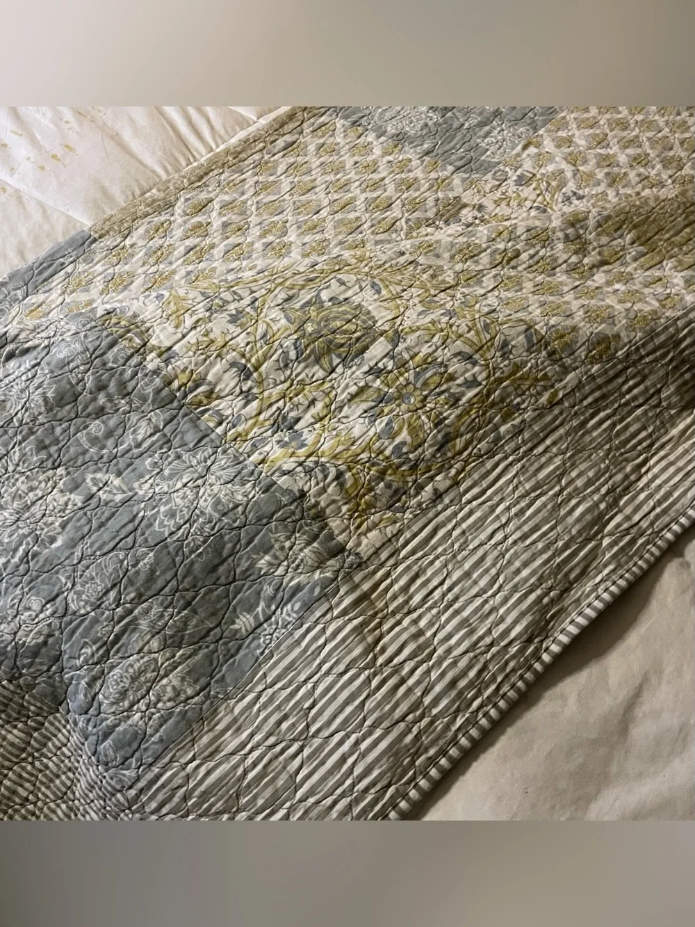 Heavy! JCPENNY. Quilt 86”x84” in bl/gray, gold, tan, & cream. 100% Cotton